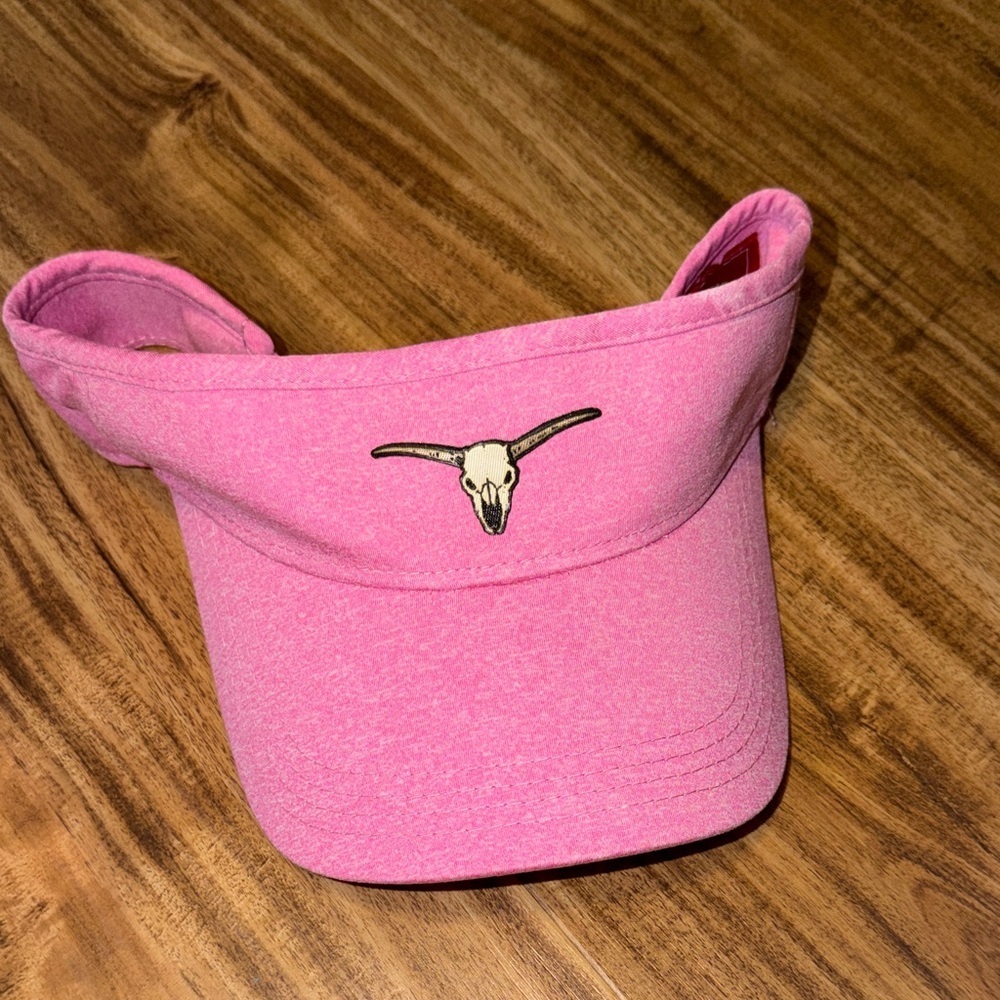Bulls Bay golf club womens pink sun visor hat golf American Needle Skull Patch